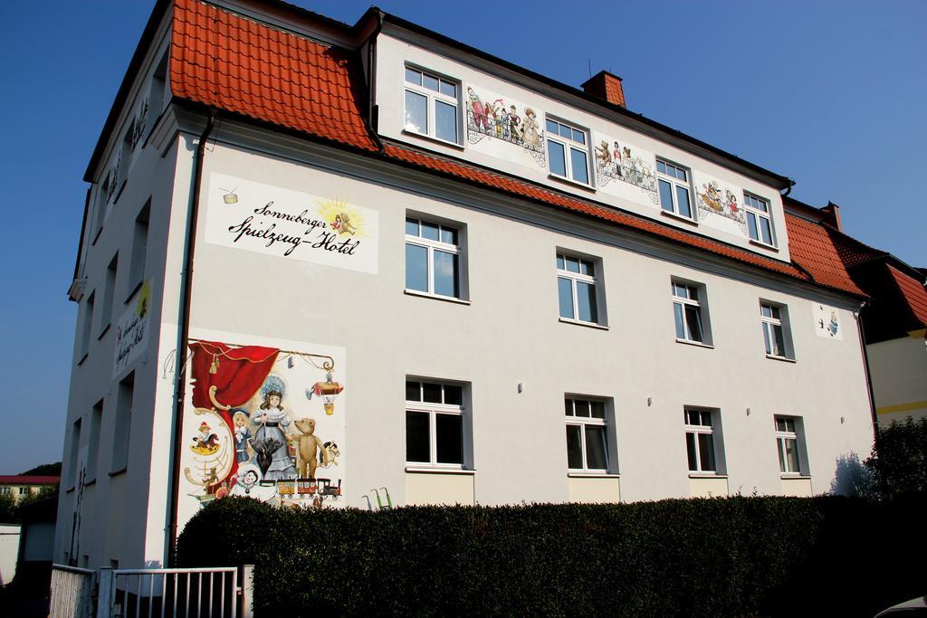 Spielzeughotel Sonneberg Extérieur photo